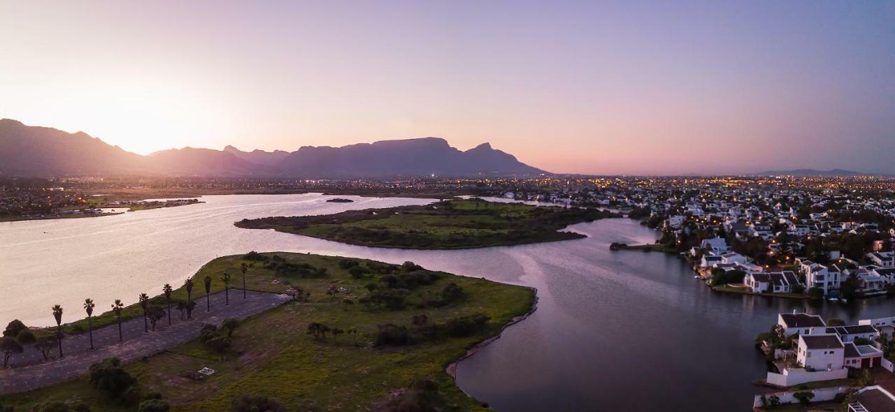 Marina Views Apartment Muizenberg Bagian luar foto